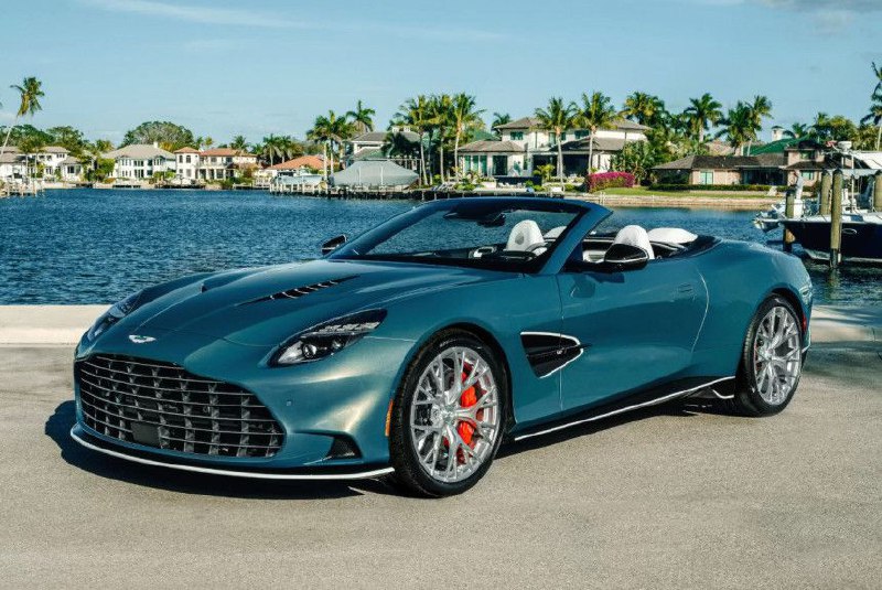 Уникальный Aston Martin Vanquish Volante Wave Edition создан для благотворительности