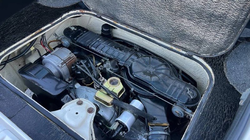Редкий спортивный автомобиль Volkswagen SP2 с минимальным пробегом продается за крупную сумму Редкий спортивный автомобиль Volkswagen SP2 с минимальным пробегом продается за крупную сумму