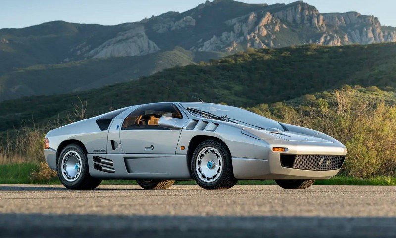 Уникальный редкий суперкар Isdera Imperator 108i выставлен на торги Уникальный редкий суперкар Isdera Imperator 108i выставлен на торги
