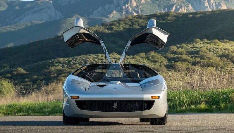 Уникальный редкий суперкар Isdera Imperator 108i выставлен на торги Уникальный редкий суперкар Isdera Imperator 108i выставлен на торги