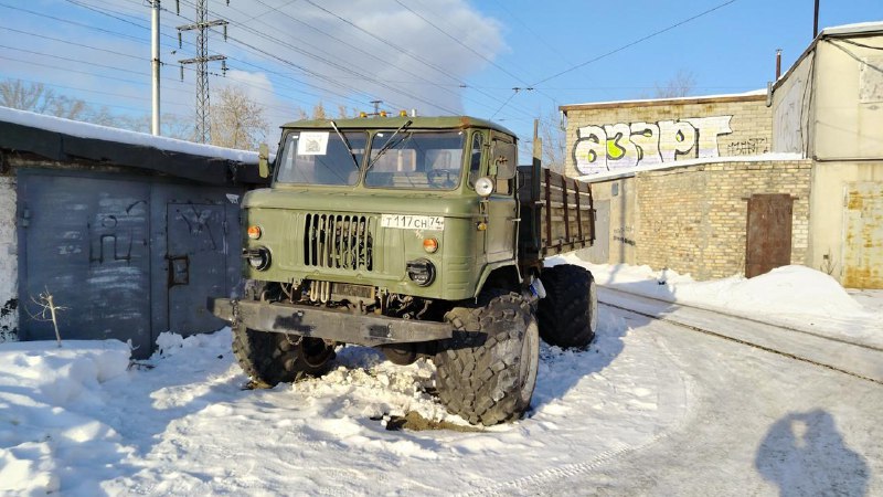 Необычный самодельный грузовой автомобиль с высокой проходимостью