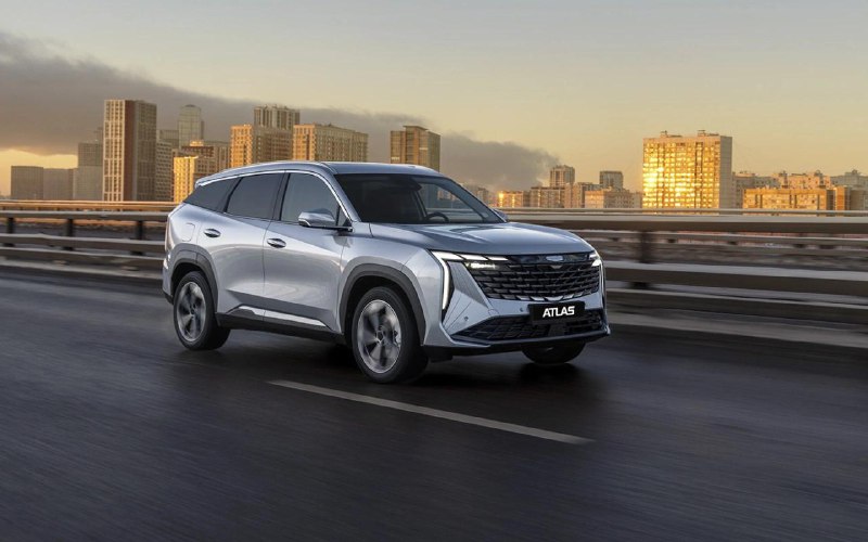 Geely представила переднеприводную версию кроссовера Atlas с новым двигателем
