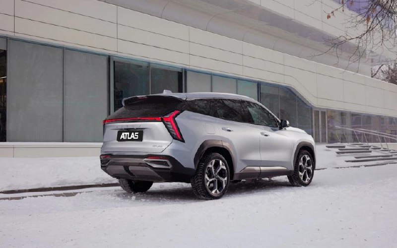Geely представила переднеприводную версию кроссовера Atlas с новым двигателем