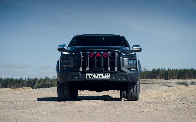 🚗🚗 JAC рассказал о новинках для России в 2026 годуКак заявил Autonews заместитель генерального директора ООО «Джак Автомобиль» (представительство JAC) Виктор Нащанский, бренд намерен в этом году представить внедорожник JS9, созданный на базе пикапа Т9, а также еще одну новинку, детали по которой появятся позже.«2026 год начался для нас с запуска новой версии флагманского пикапа T9 в новой модификации под названием Urban.
