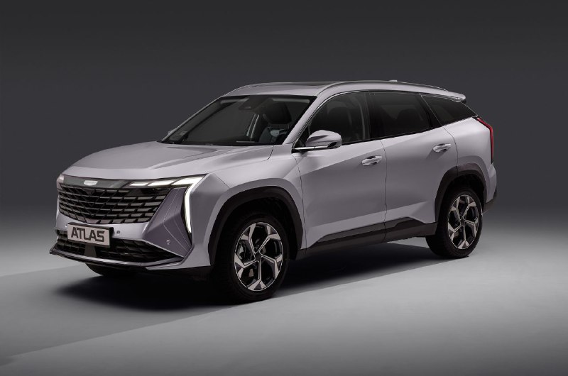 Новая версия Geely Atlas с меньшим двигателем стала доступна по более низкой цене