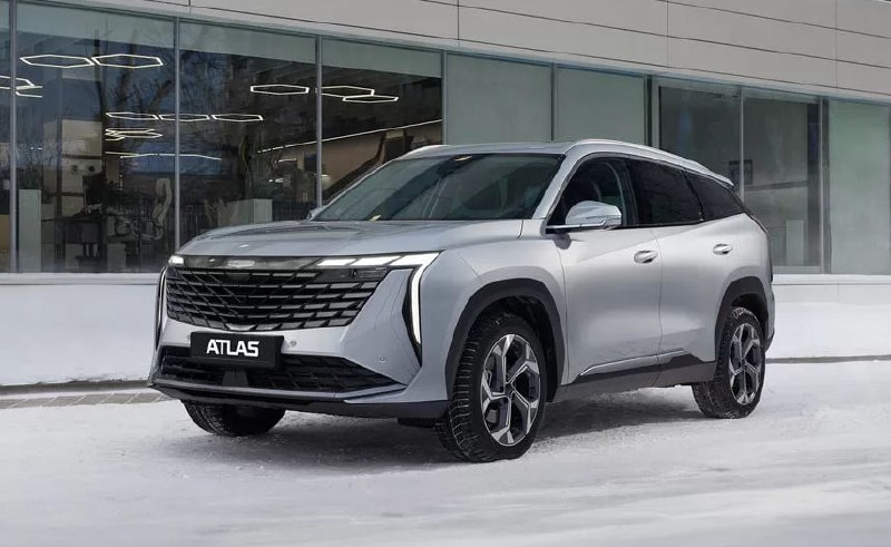 Обновлённый Geely Atlas в России: доступный кроссовер с новым мотором