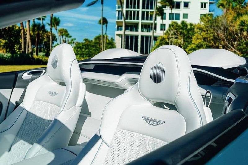 Эксклюзивный кабриолет Aston Martin Vanquish Volante Wave Edition, вдохновленный Флоридой Эксклюзивный кабриолет Aston Martin Vanquish Volante Wave Edition, вдохновленный Флоридой