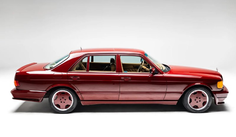Эксклюзивный Mercedes W126 AMG Red Baron выставлен на торги за $200 000