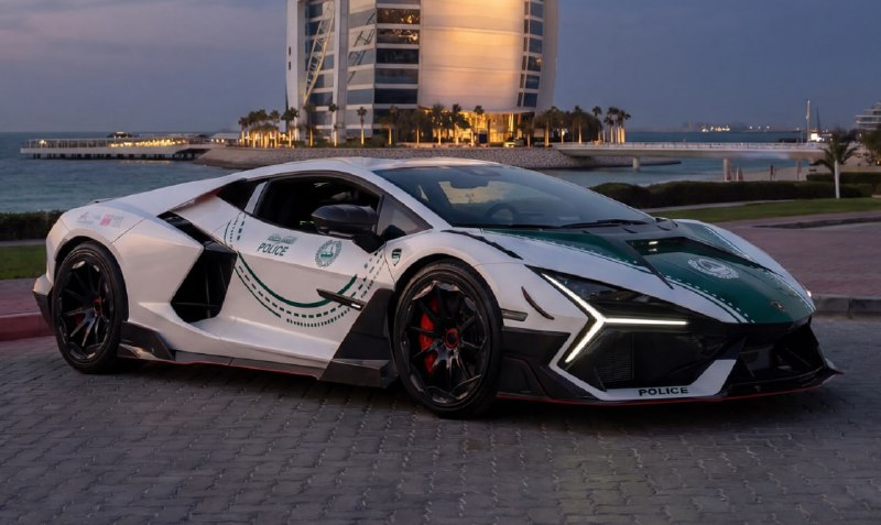 Полиция Дубая обзавелась мощным тюнингованным Lamborghini Revuelto Полиция Дубая обзавелась мощным тюнингованным Lamborghini Revuelto