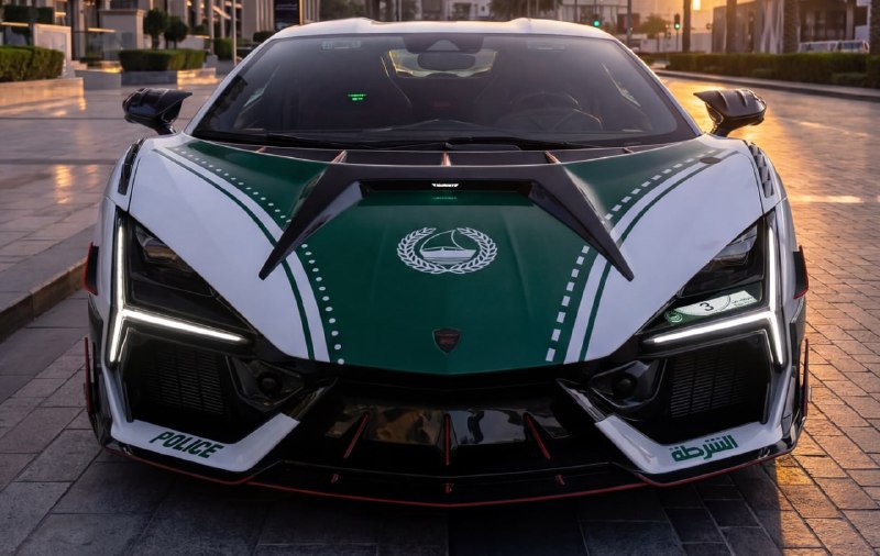 Полиция Дубая обзавелась мощным тюнингованным Lamborghini Revuelto Полиция Дубая обзавелась мощным тюнингованным Lamborghini Revuelto