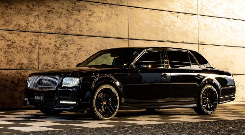 Официальная презентация эксклюзивной версии Toyota Century с тюнингом от TOM'S
