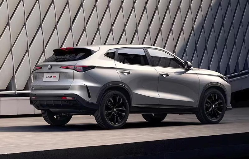 🚗 В Россию приехал кроссовер Changan CS35 MaxКомпания именует новинку третьим поколением CS35, хотя фактически это отдельная модель, первоначально вышедшая в Китае как Oshan X5 Plus, а позже переименованная.