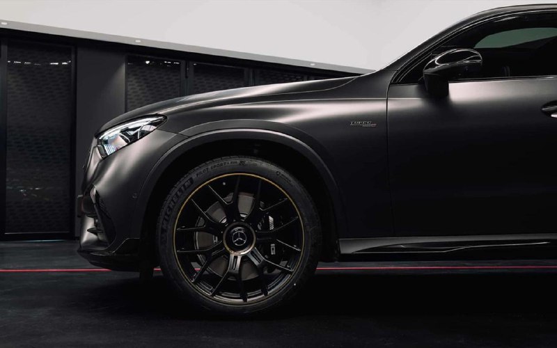Представлен обновленный Mercedes-AMG GLC 53Модель получила мощный шестицилиндровый двигатель V6, в отличие от прошлых четырехцилиндровых версий (43 и 63), сообщил Motor1. Представлен обновленный Mercedes-AMG GLC 53Модель получила мощный шестицилиндровый двигатель V6, в отличие от прошлых четырехцилиндровых версий (43 и 63), сообщил Motor1.