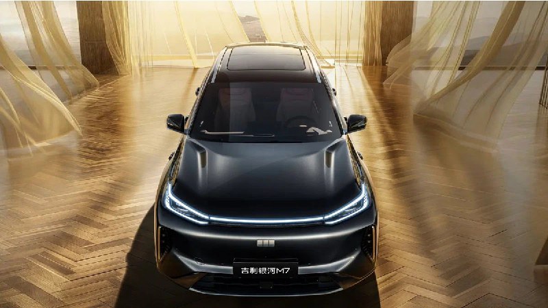 Официальная премьера длиннопробежного гибрида Geely Galaxy M7Китайская марка Geely анонсировала выход своего нового дальнего гибрида Galaxy M7, продажи которого стартуют в первом полугодии 2026 года.