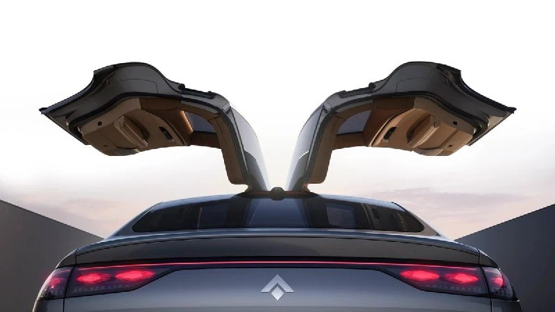 В Россию поступит уникальный электрический кросс-купе Hyptec HT с инновационными дверьми