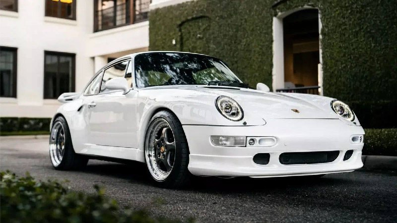 Преобразование классического Porsche 911 в спортивный монстр Преобразование классического Porsche 911 в спортивный монстр