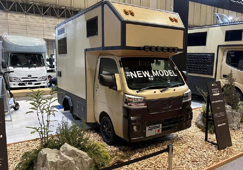 Японские тюнеры создали дом на колёсах из микроавтобуса Daihatsu Hijet Японские тюнеры создали дом на колёсах из микроавтобуса Daihatsu Hijet