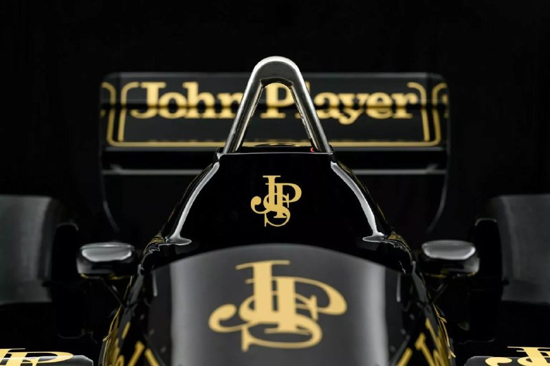 На аукцион выставят уникальный болид Lotus 98T, в котором гонял Айртон Сенна На аукцион выставят уникальный болид Lotus 98T, в котором гонял Айртон Сенна