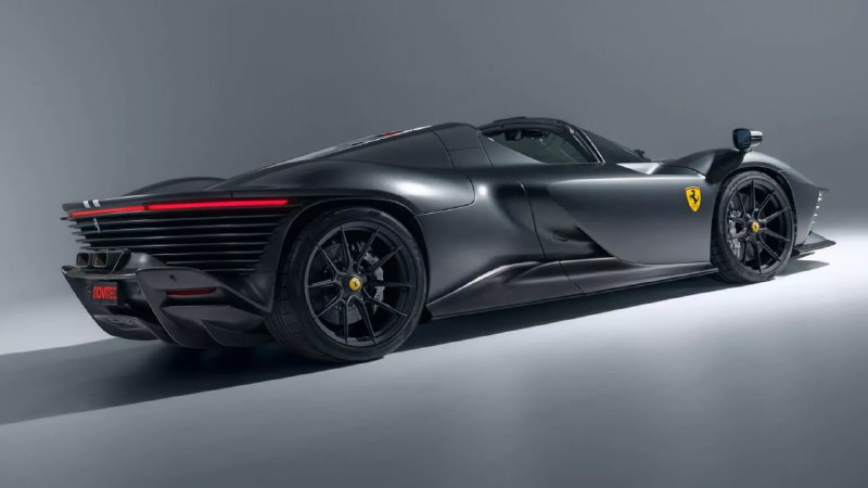 Тюнинг-ателье улучшило редкий суперкар Ferrari Daytona SP3 золотым покрытием выхлопа и повышенной мощностью Тюнинг-ателье улучшило редкий суперкар Ferrari Daytona SP3 золотым покрытием выхлопа и повышенной мощностью