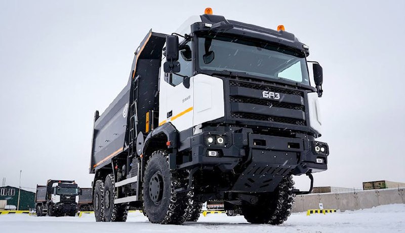 На рынок вышел новый российский самосвал БАЗ S32A50 6x6