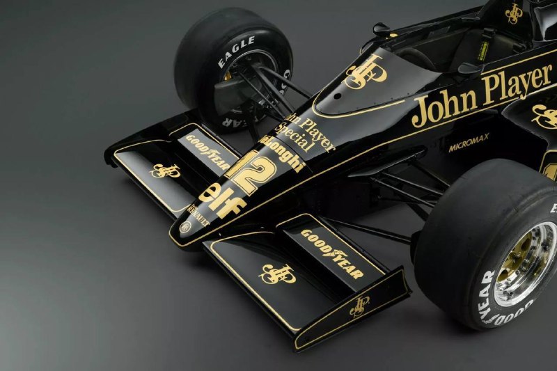 Легендарный болид Lotus 98T Айртона Сенны выставлен на аукцион