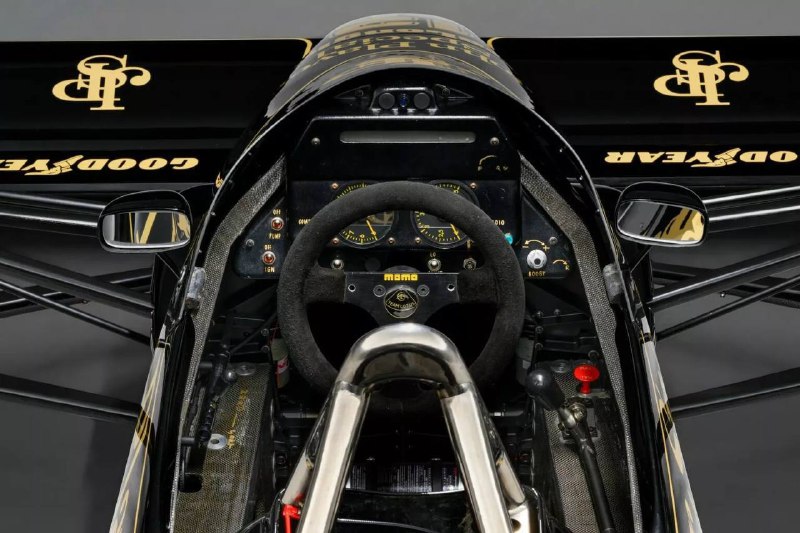 Легендарный болид Lotus 98T Айртона Сенны выставлен на аукцион