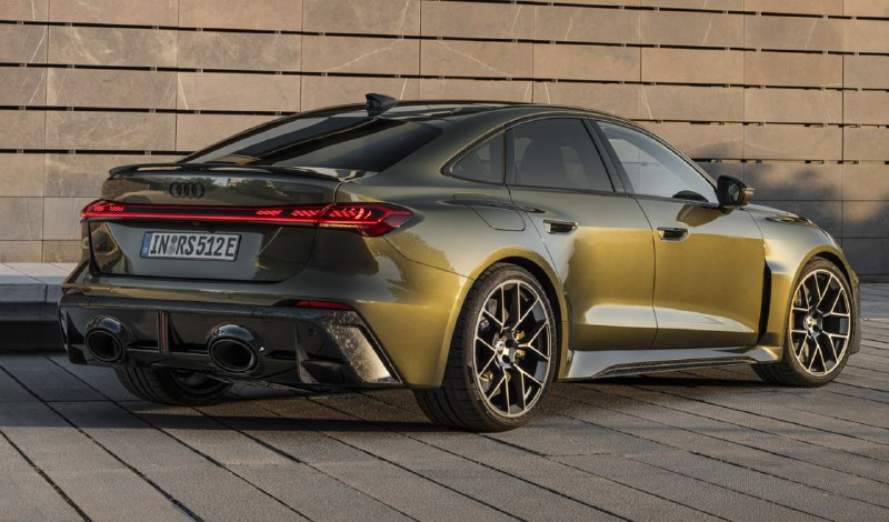 Audi представила новейшие RS5 и RS5 Avant с гибридной силовой установкой 639 л.с. Audi представила новейшие RS5 и RS5 Avant с гибридной силовой установкой 639 л.с.