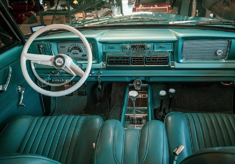 Восстановление классического Jeep Super Wagoneer с современными технологиями Восстановление классического Jeep Super Wagoneer с современными технологиями