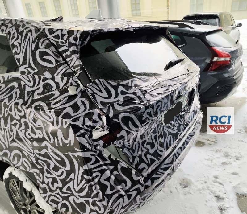 Новый кроссовер LADA Azimut: первые фото, характеристики и планируемая цена Новый кроссовер LADA Azimut: первые фото, характеристики и планируемая цена