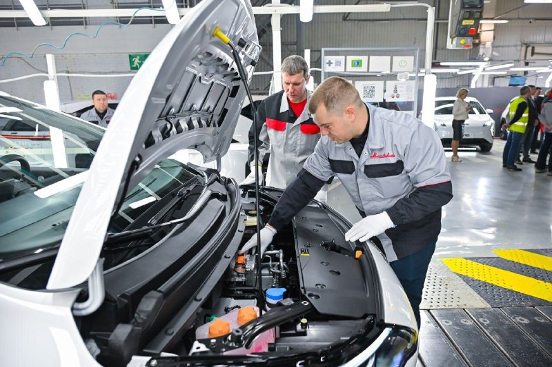 На российском автозаводе запущено производство электромобиля Umo 5 На российском автозаводе запущено производство электромобиля Umo 5