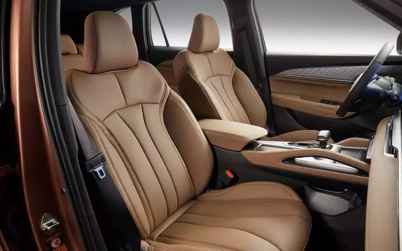 Renault Grand Koleos — обновлённый кроссовер с российскими ценами и близким конкурентом Geely Monjaro