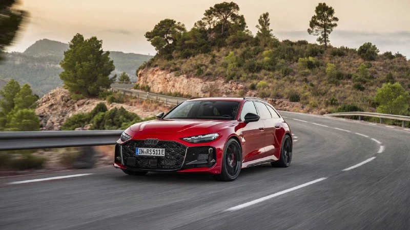 Новые гибридные Audi RS5 и RS5 Avant: высокая мощность и технологии