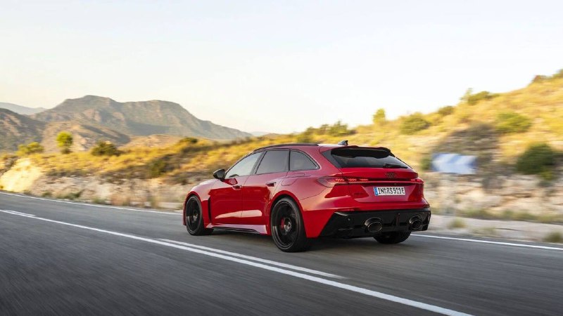 Новые гибридные Audi RS5 и RS5 Avant: высокая мощность и технологии