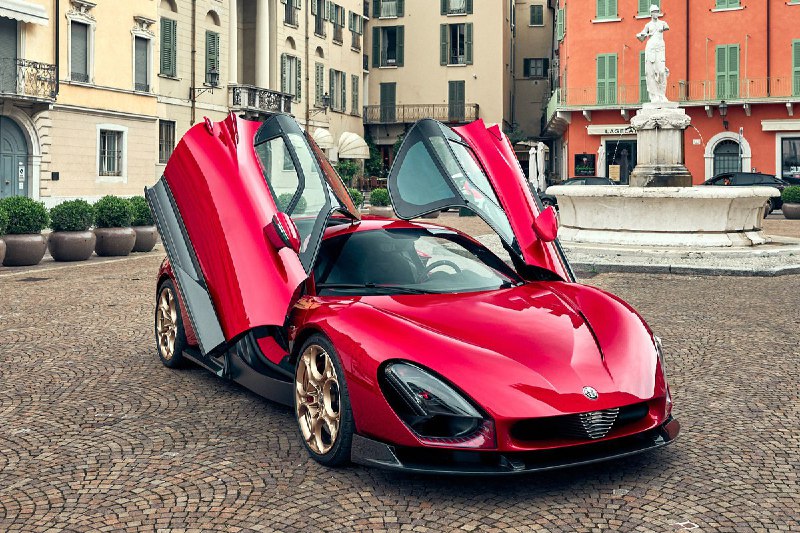 В Италии разыскивают украденный редкий спорткар Alfa Romeo 33 Stradale В Италии разыскивают украденный редкий спорткар Alfa Romeo 33 Stradale