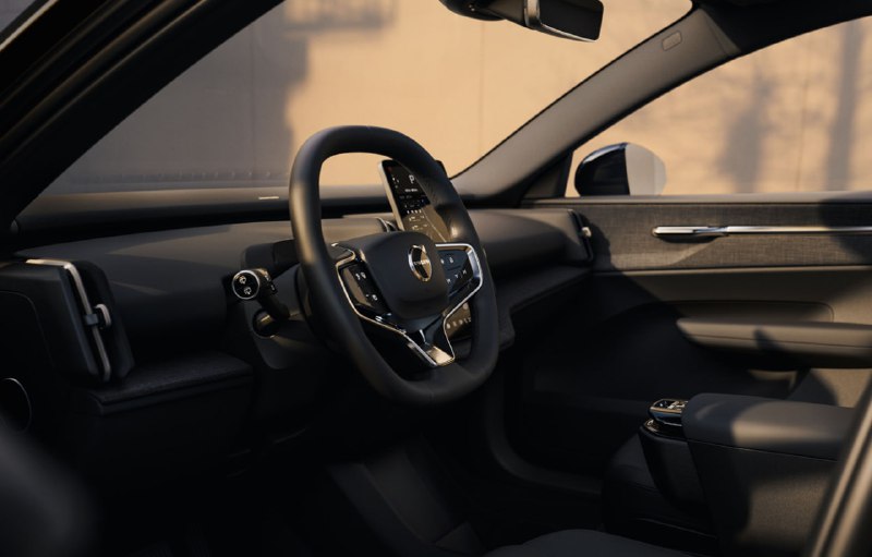 Новинка от Volvo: базовая версия электромобиля EX30 с мощностью 150 л.с. Новинка от Volvo: базовая версия электромобиля EX30 с мощностью 150 л.с.