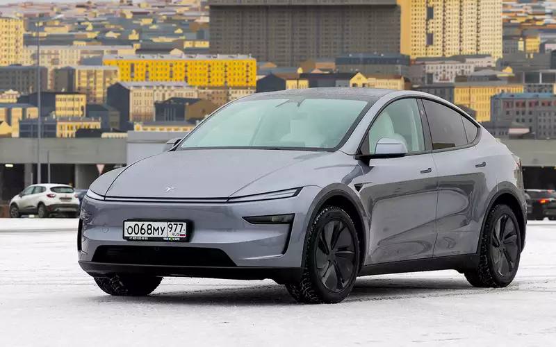 Обновленная Tesla Model Y 2025: новые особенности и впечатления от тест-драйва