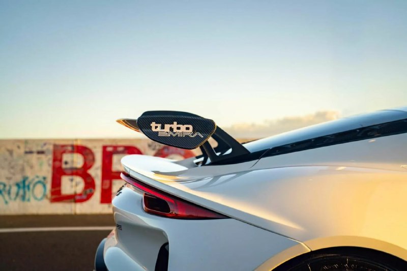 Австралийский тюнинг-компанию создала максимально мощный бензиновый Lotus Emira Bathurst Edition Австралийский тюнинг-компанию создала максимально мощный бензиновый Lotus Emira Bathurst Edition