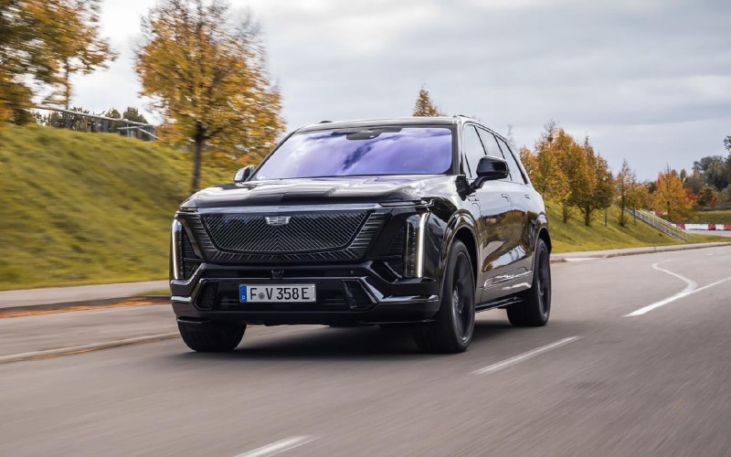 Новая электрическая модель Cadillac Vistiq появится в России через параллельный импорт Новая электрическая модель Cadillac Vistiq появится в России через параллельный импорт