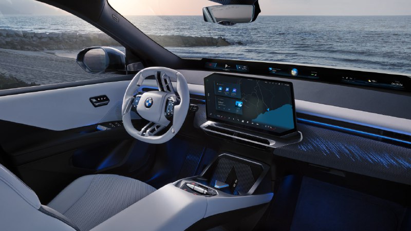 В седане и универсале BMW M5 не будет традиционной приборки — машины обзаведутся интерьером в стиле электрического iX3.На шпионских фотографиях — руль в том же стиле и похожим образом установленный экран медиасистемы.