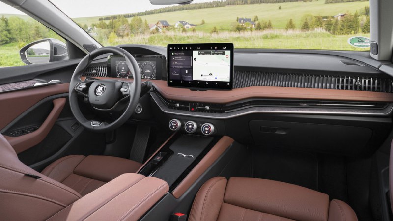 Обновленная Skoda Superb получила мощный гибридный двигатель Обновленная Skoda Superb получила мощный гибридный двигатель