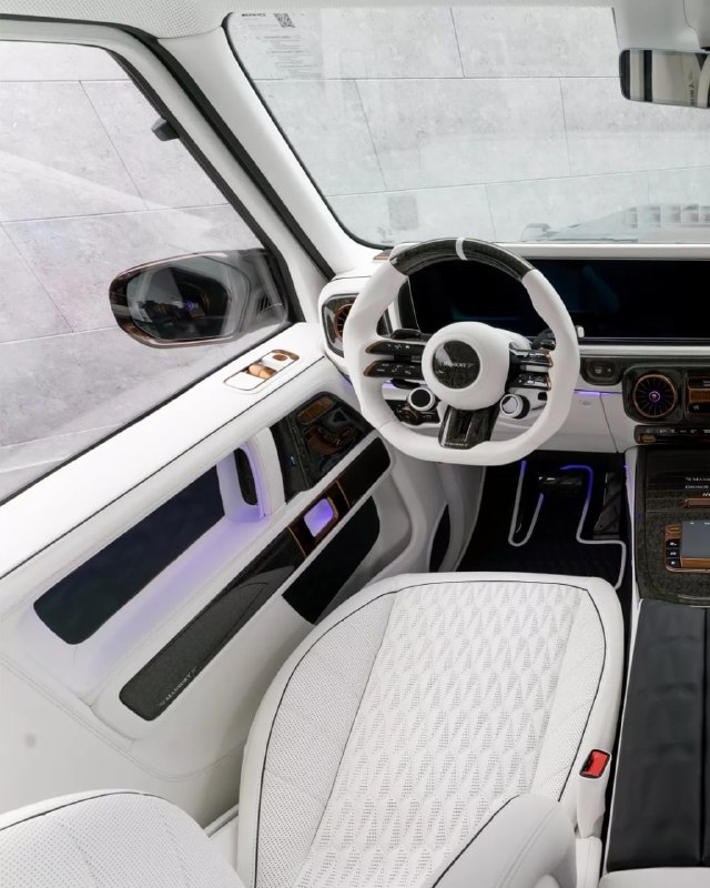 Модернизированный двухдверный внедорожник Mansory: стиль и мощь в карбоновом исполнении