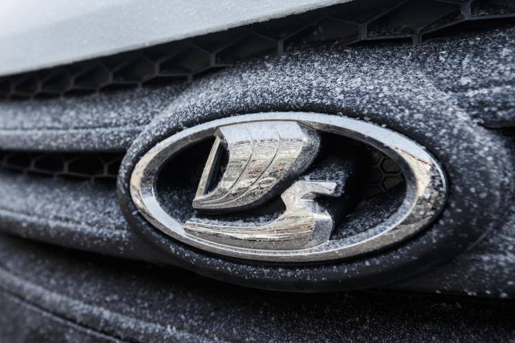 АвтоВАЗ отмечает кризисную ситуацию на рынке автомобилей России АвтоВАЗ отмечает кризисную ситуацию на рынке автомобилей России
