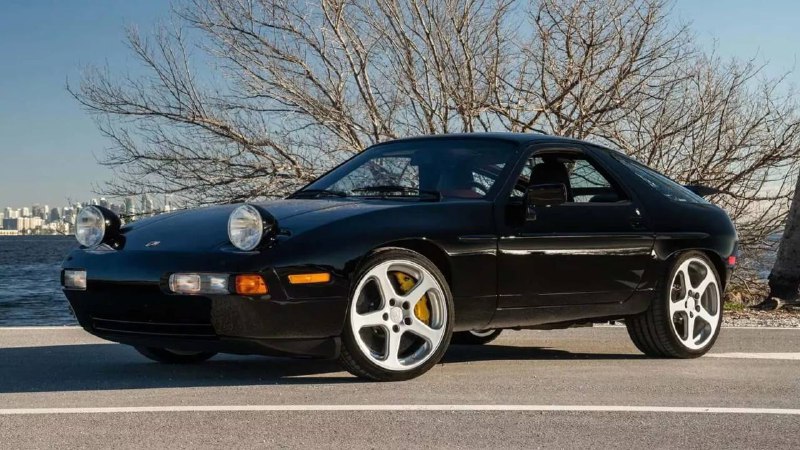 Уникальный доводческий автомобиль: легендарный Ruf 928R выставлен на аукцион Уникальный доводческий автомобиль: легендарный Ruf 928R выставлен на аукцион