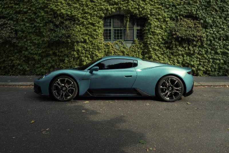 Падение продаж Maserati в 2025 году превзошло показатели Porsche за короткий срок