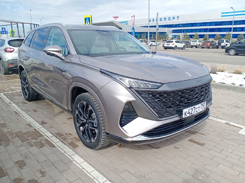 Корреспондент «Китайских автомобилей» Андрей ИВАНОВ начинает внимательнее присматриваться к двум новым «Москвичам».Сегодня в Минводах стартует федеральный тест-драйв кроссоверов М70 и М90, официальные продажи которых ждем со дня на день. Корреспондент «Китайских автомобилей» Андрей ИВАНОВ начинает внимательнее присматриваться к двум новым «Москвичам».Сегодня в Минводах стартует федеральный тест-драйв кроссоверов М70 и М90, официальные продажи которых ждем со дня на день.
