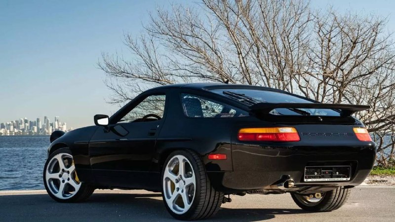 Уникальный автомобиль на базе Porsche 928 с ограниченным пробегом выставлен на аукцион