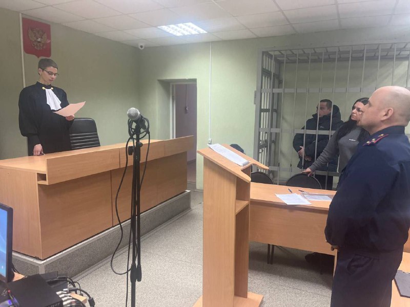 ⚖️Водителя, обвиняемого в смертельном ДТП с ребенком, заключил под стражу суд в Удмуртии В ДТП погибла 6-летняя дочь обвиняемого➡️По версии следствия, 1 марта 32-летний житель Можгинского района, находясь в состоянии алкогольного опьянения (освидетельствование позже показало 0,556 мг/л), сел за руль квадроцикла, а в качестве пассажира посадил свою 6-летнюю дочь.🔴В какой-то момент мужчина не справился с управлением, наехал на снежный отвал, после чего квадроцикл опрокинулся. ⚖️Водителя, обвиняемого в смертельном ДТП с ребенком, заключил под стражу суд в Удмуртии В ДТП погибла 6-летняя дочь обвиняемого➡️По версии следствия, 1 марта 32-летний житель Можгинского района, находясь в состоянии алкогольного опьянения (освидетельствование позже показало 0,556 мг/л), сел за руль квадроцикла, а в качестве пассажира посадил свою 6-летнюю дочь.🔴В какой-то момент мужчина не справился с управлением, наехал на снежный отвал, после чего квадроцикл опрокинулся.