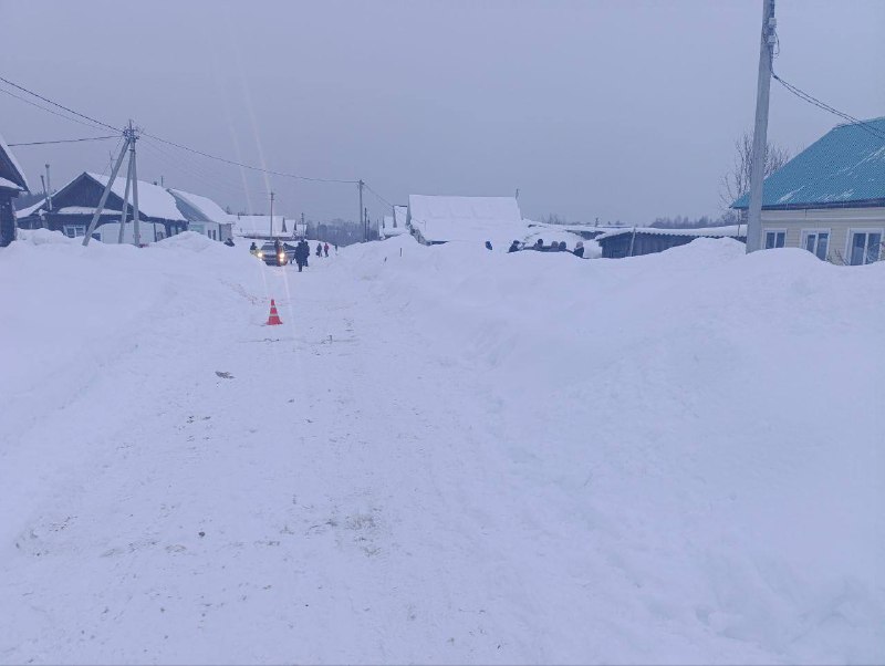 ⚖️Водителя, обвиняемого в смертельном ДТП с ребенком, заключил под стражу суд в Удмуртии В ДТП погибла 6-летняя дочь обвиняемого➡️По версии следствия, 1 марта 32-летний житель Можгинского района, находясь в состоянии алкогольного опьянения (освидетельствование позже показало 0,556 мг/л), сел за руль квадроцикла, а в качестве пассажира посадил свою 6-летнюю дочь.🔴В какой-то момент мужчина не справился с управлением, наехал на снежный отвал, после чего квадроцикл опрокинулся. ⚖️Водителя, обвиняемого в смертельном ДТП с ребенком, заключил под стражу суд в Удмуртии В ДТП погибла 6-летняя дочь обвиняемого➡️По версии следствия, 1 марта 32-летний житель Можгинского района, находясь в состоянии алкогольного опьянения (освидетельствование позже показало 0,556 мг/л), сел за руль квадроцикла, а в качестве пассажира посадил свою 6-летнюю дочь.🔴В какой-то момент мужчина не справился с управлением, наехал на снежный отвал, после чего квадроцикл опрокинулся.