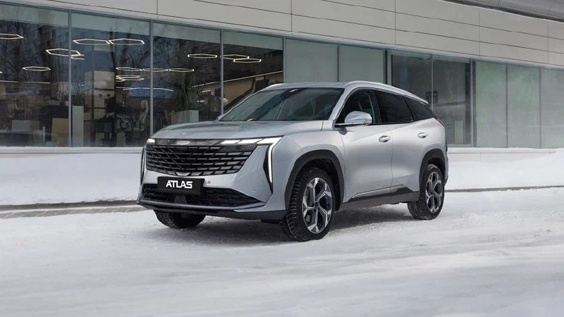 Обновленная версия Geely Atlas в России получила более экономичный двигатель и снизила цену Обновленная версия Geely Atlas в России получила более экономичный двигатель и снизила цену