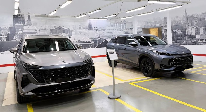 Эксперт назвал главных конкурентов новых "Москвичей"Автомобильный эксперт Денис Гаврилов рассказал "Российской газете" о том, с какими моделями будут конкурировать "Москвичи" новой линейки "М".Недавно стало известно, что "М70" выходит на рынок в двух комплектациях стоимостью 3,1 и 3,5 млн рублей, а единственная версия "М90" стоит от 4,2 млн рублей."Если смотреть на цены, то машины находятся в рынке. Эксперт назвал главных конкурентов новых "Москвичей"Автомобильный эксперт Денис Гаврилов рассказал "Российской газете" о том, с какими моделями будут конкурировать "Москвичи" новой линейки "М".Недавно стало известно, что "М70" выходит на рынок в двух комплектациях стоимостью 3,1 и 3,5 млн рублей, а единственная версия "М90" стоит от 4,2 млн рублей."Если смотреть на цены, то машины находятся в рынке.